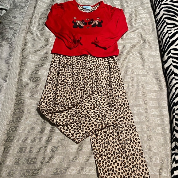 Puppies and cheetah print PJs - Picture 1 of 4